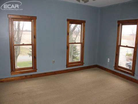3705 East Cronk Road Owosso, MI 48867 - Photo 12 of 21 20435367-11.JPG