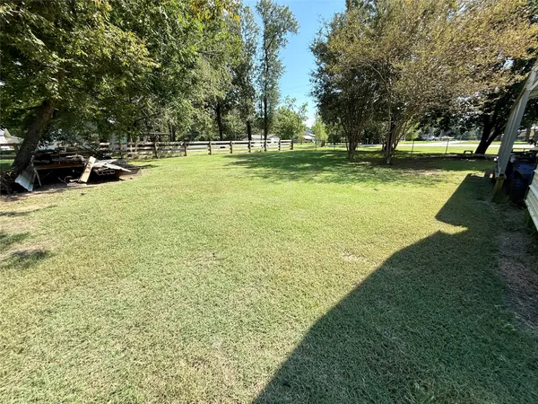 $1,400 | 282 Water View Drive, Livingston, TX 77351
