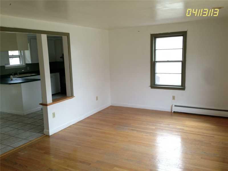 11 Hillside Road Portland, ME 04103 - Photo 11 of 16 Living Room.