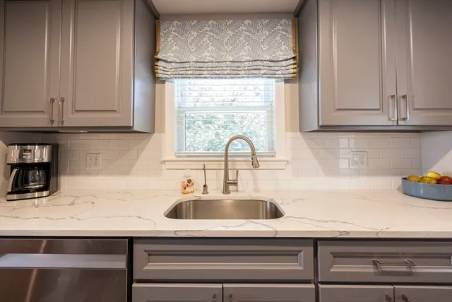 $849,000 | 18 Tisdale Drive, Unit 18, Dover, MA 02030