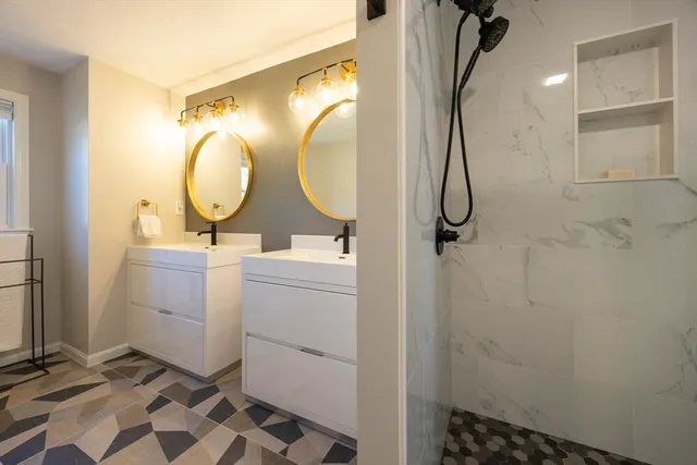 $849,000 | 18 Tisdale Drive, Unit 18, Dover, MA 02030