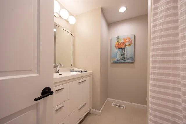 $849,000 | 18 Tisdale Drive, Unit 18, Dover, MA 02030