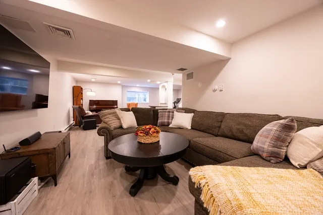 $849,000 | 18 Tisdale Drive, Unit 18, Dover, MA 02030