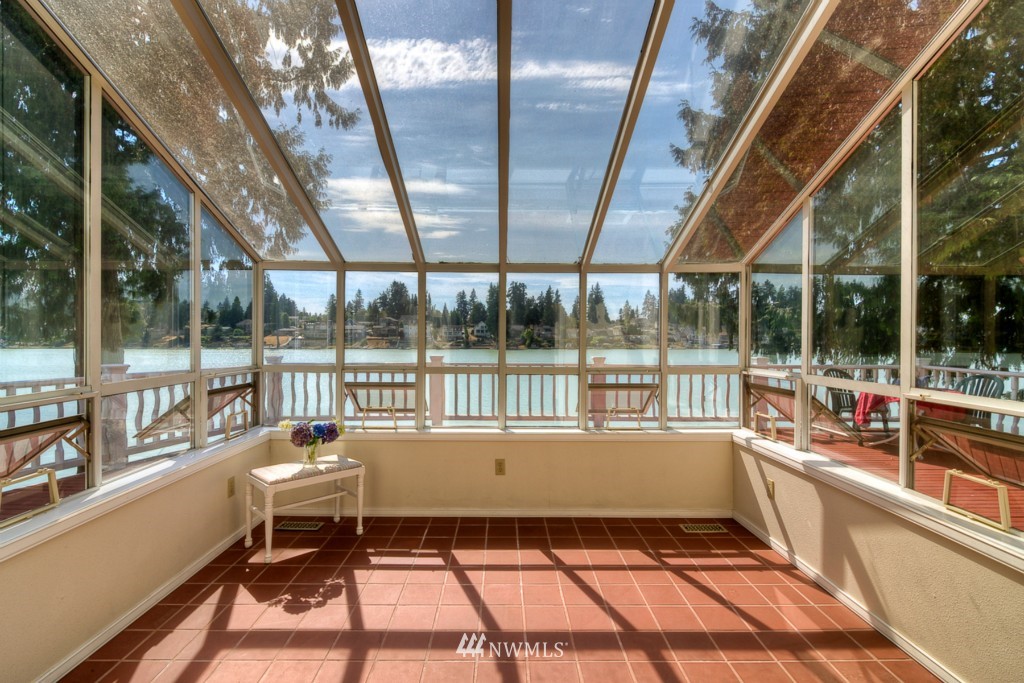 6916 Vandermark Road East Bonney Lake, WA 98391 - Photo 11 of 25