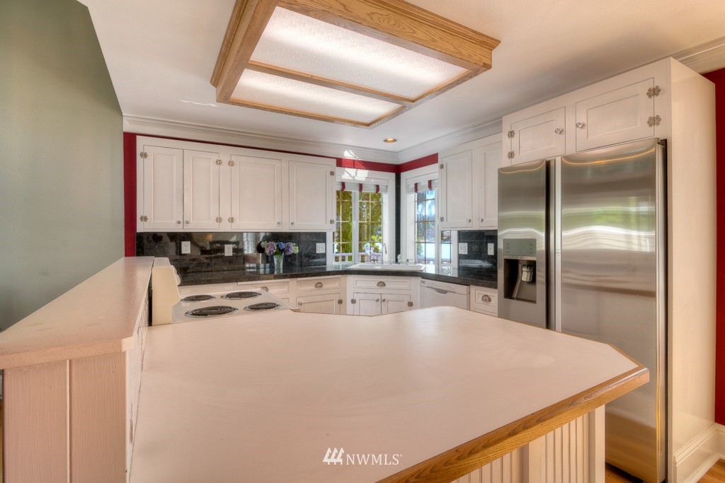 6916 Vandermark Road East Bonney Lake, WA 98391 - Photo 13 of 25