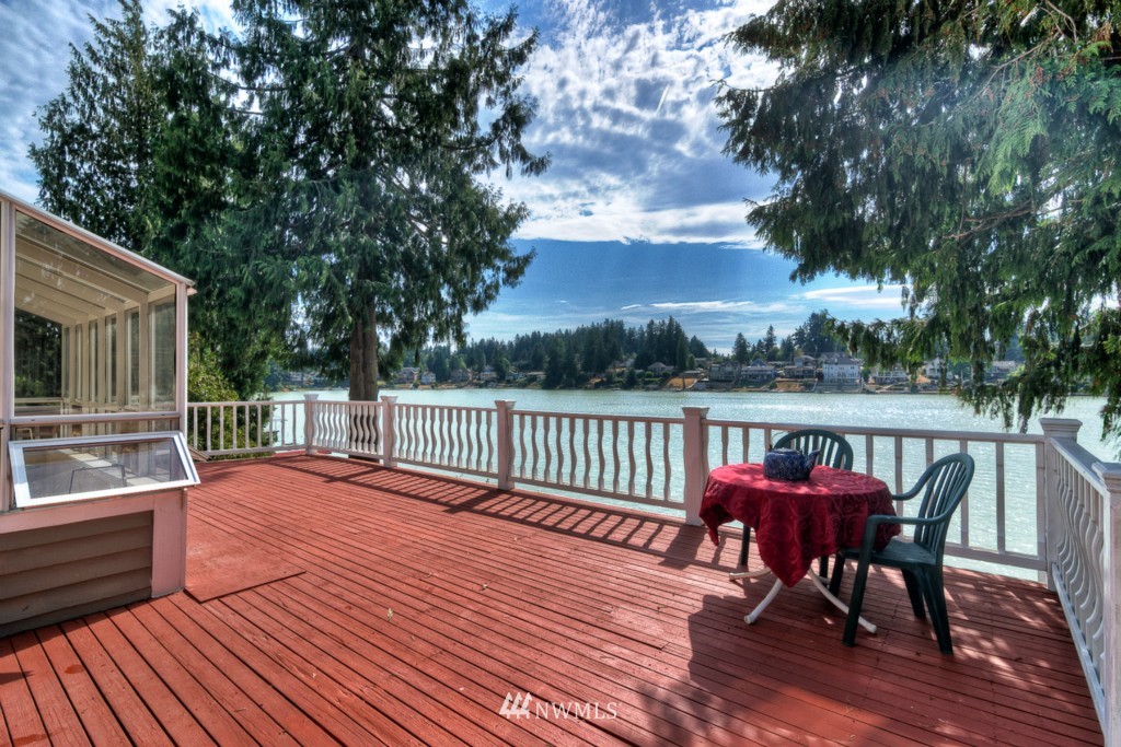 6916 Vandermark Road East Bonney Lake, WA 98391 - Photo 21 of 25