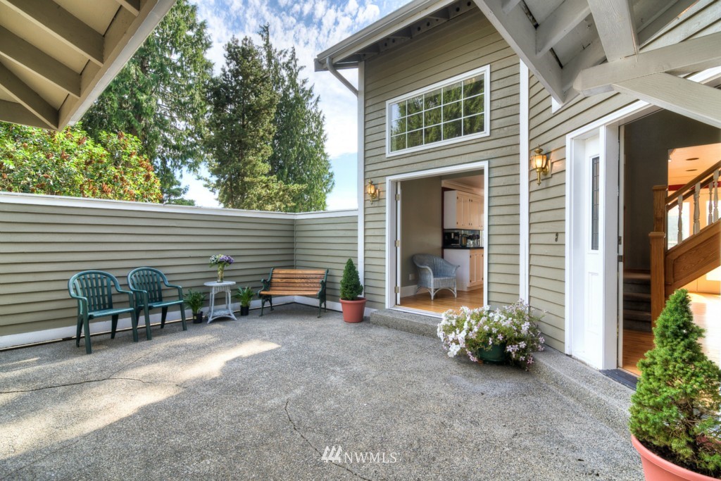 6916 Vandermark Road East Bonney Lake, WA 98391 - Photo 6 of 25