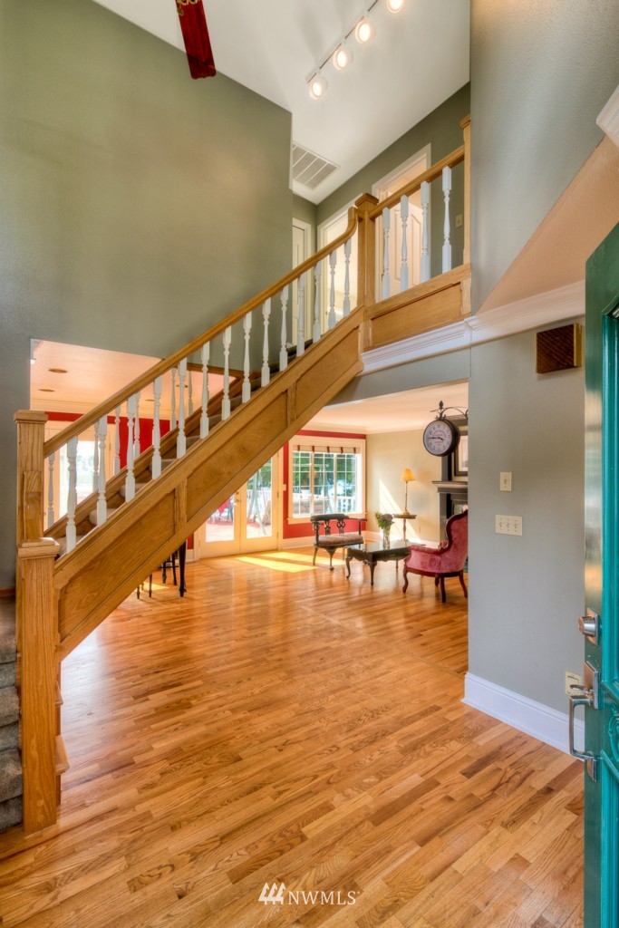 6916 Vandermark Road East Bonney Lake, WA 98391 - Photo 7 of 25