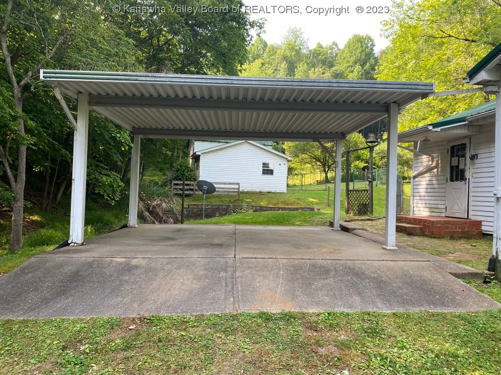 529 Bryan Br Road St. Albans, WV 25177 - Photo 5 of 40 Gallery Image 5