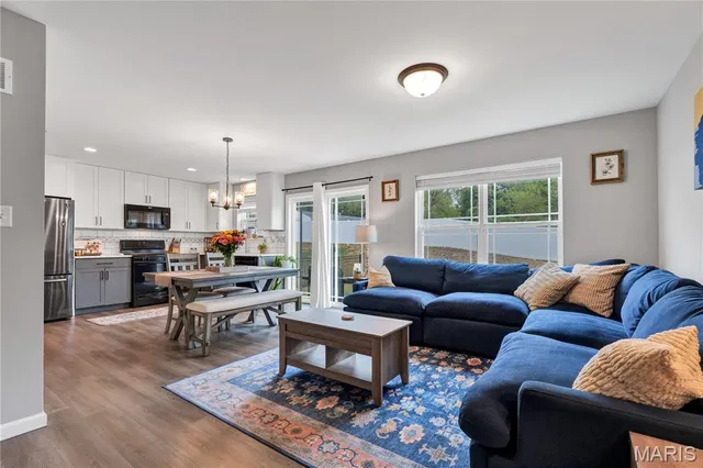 $400,000 | 11128 Fort Samuel Drive, Bridgeton, MO 63044