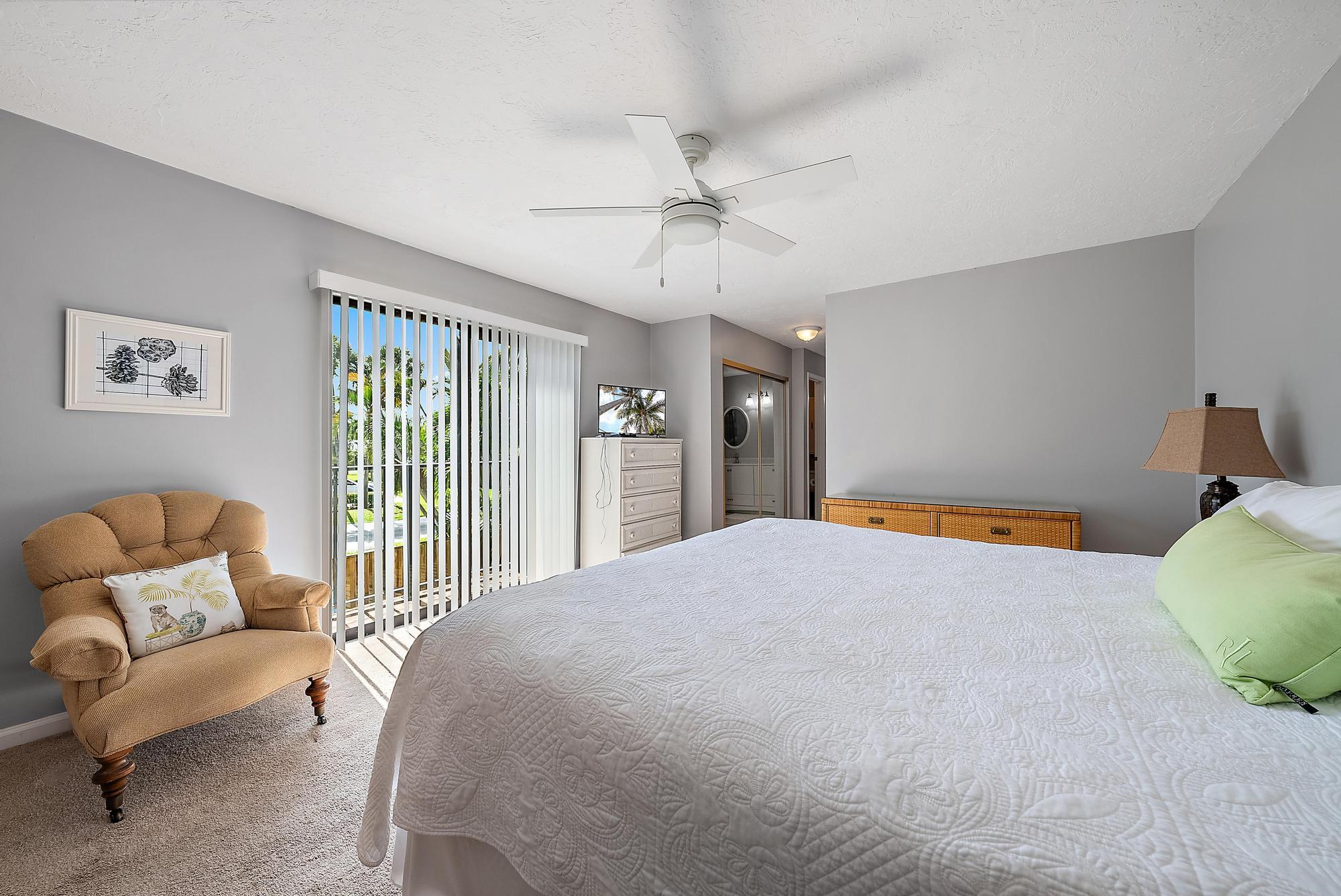 1420 Ocean Way, Unit 28C Jupiter, FL 33477 - Photo 10 of 25 Primary Suite