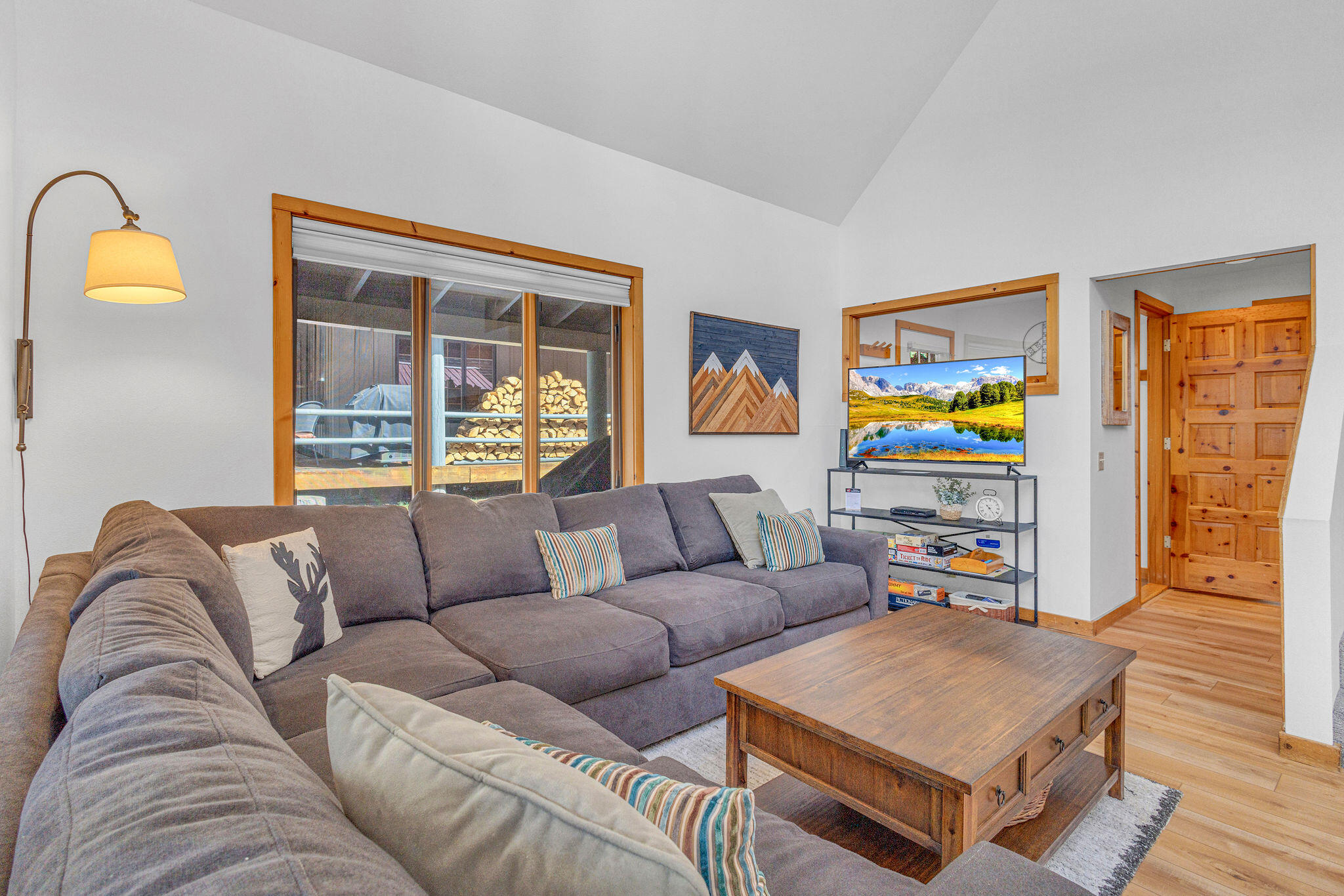 57538 Circle 4 Cabin Road, Unit 2 Sunriver, OR 97707 - Photo 6 of 30 Circle_4_Cabin_2_Full-8