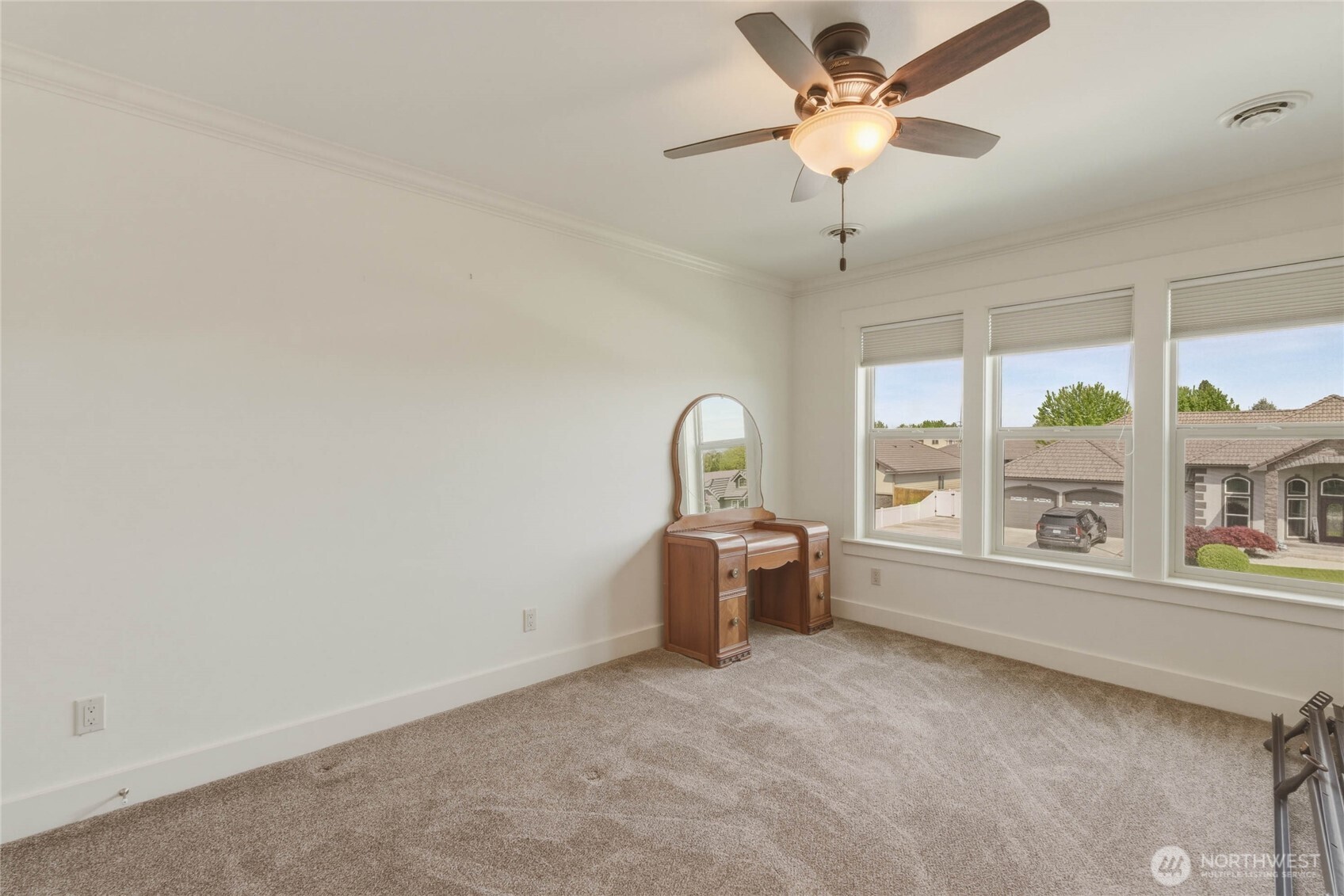 726 L Street Southwest Quincy, WA 98848 - Photo 27 of 40 a room with window and ceiling fan