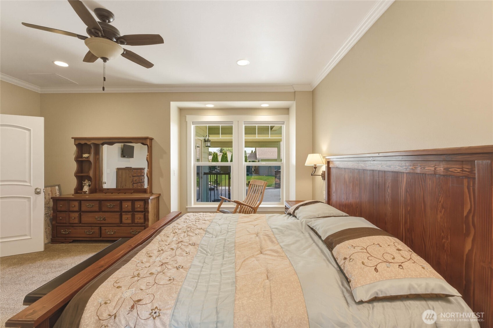 726 L Street Southwest Quincy, WA 98848 - Photo 31 of 40 a bedroom with a large bed and a large window