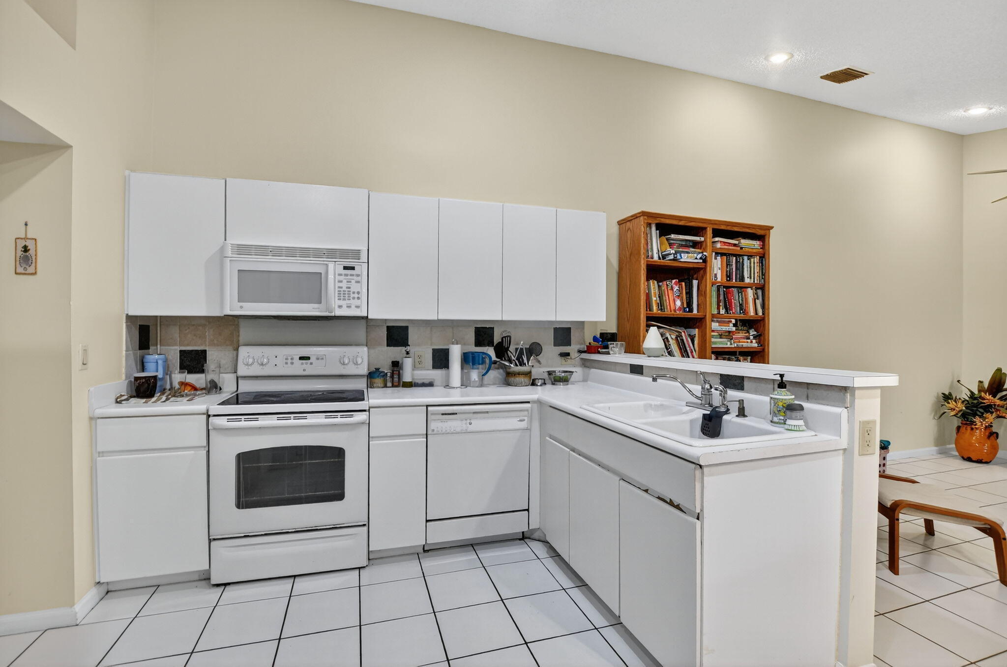 20803 Cabrillo Way Boca Raton, FL 33428 - Photo 11 of 89 Kitchen