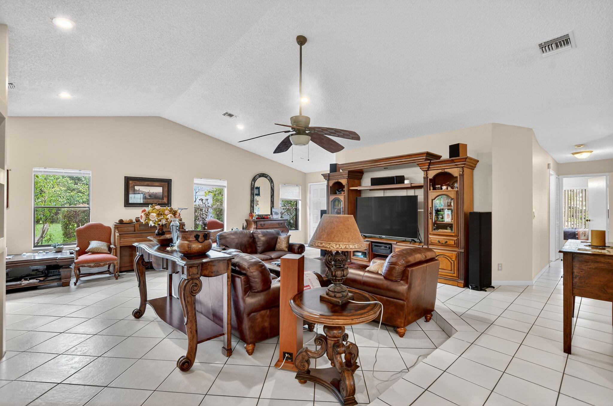 20803 Cabrillo Way Boca Raton, FL 33428 - Photo 8 of 89 Living Area