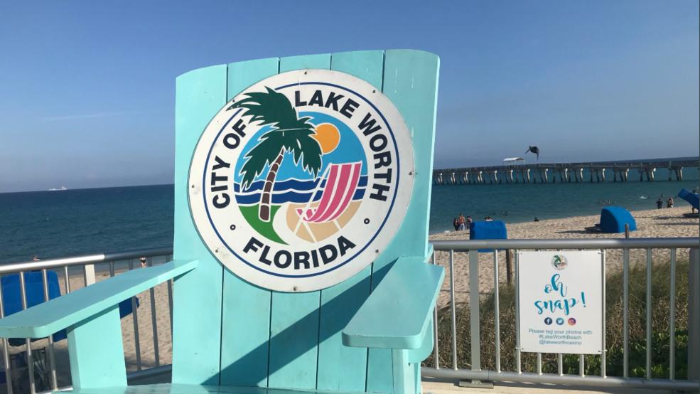 3083 Florida Mango Road, Unit 4 Lake Worth, FL 33461 - Photo 10 of 19 BIG BEACH CHAIR