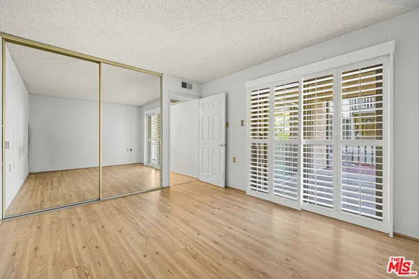 $389,995 | 824 Pinetree Circle, Unit 14, Thousand Oaks, CA 91360