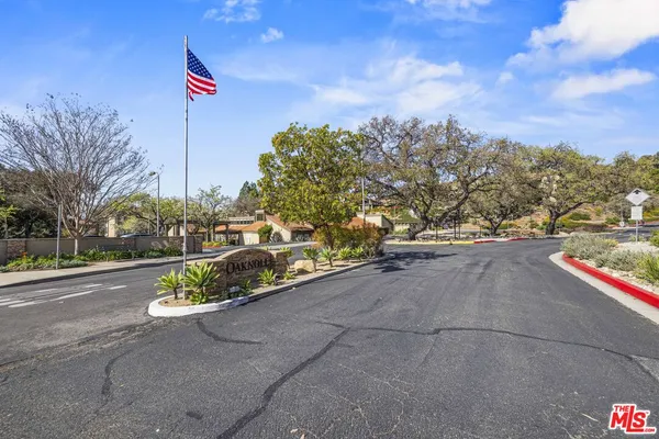 $389,995 | 824 Pinetree Circle, Unit 14, Thousand Oaks, CA 91360