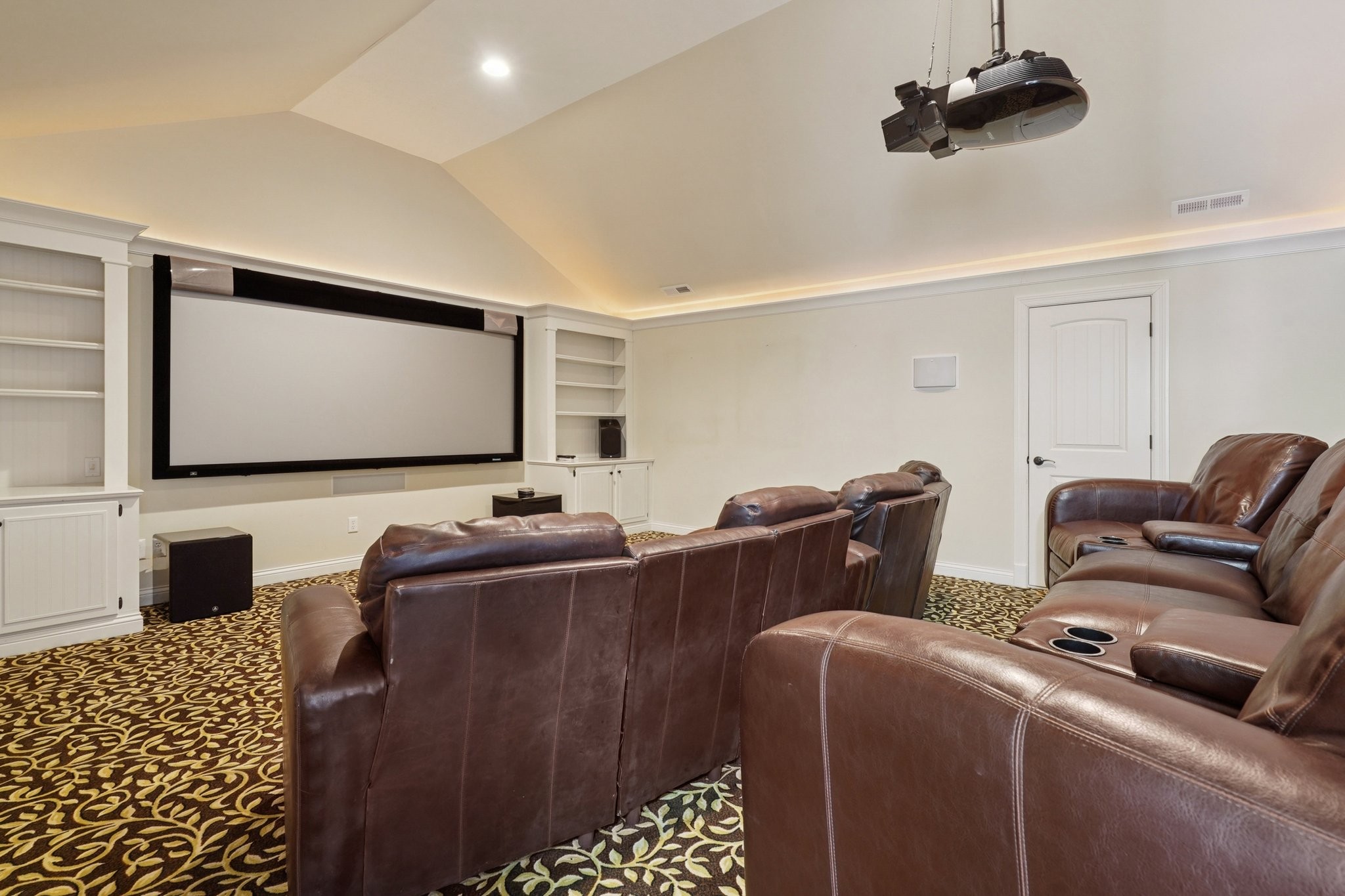 113 Timber Ridge Court Alvaton, KY 42122 - Photo 48 of 81 a living room with furniture
