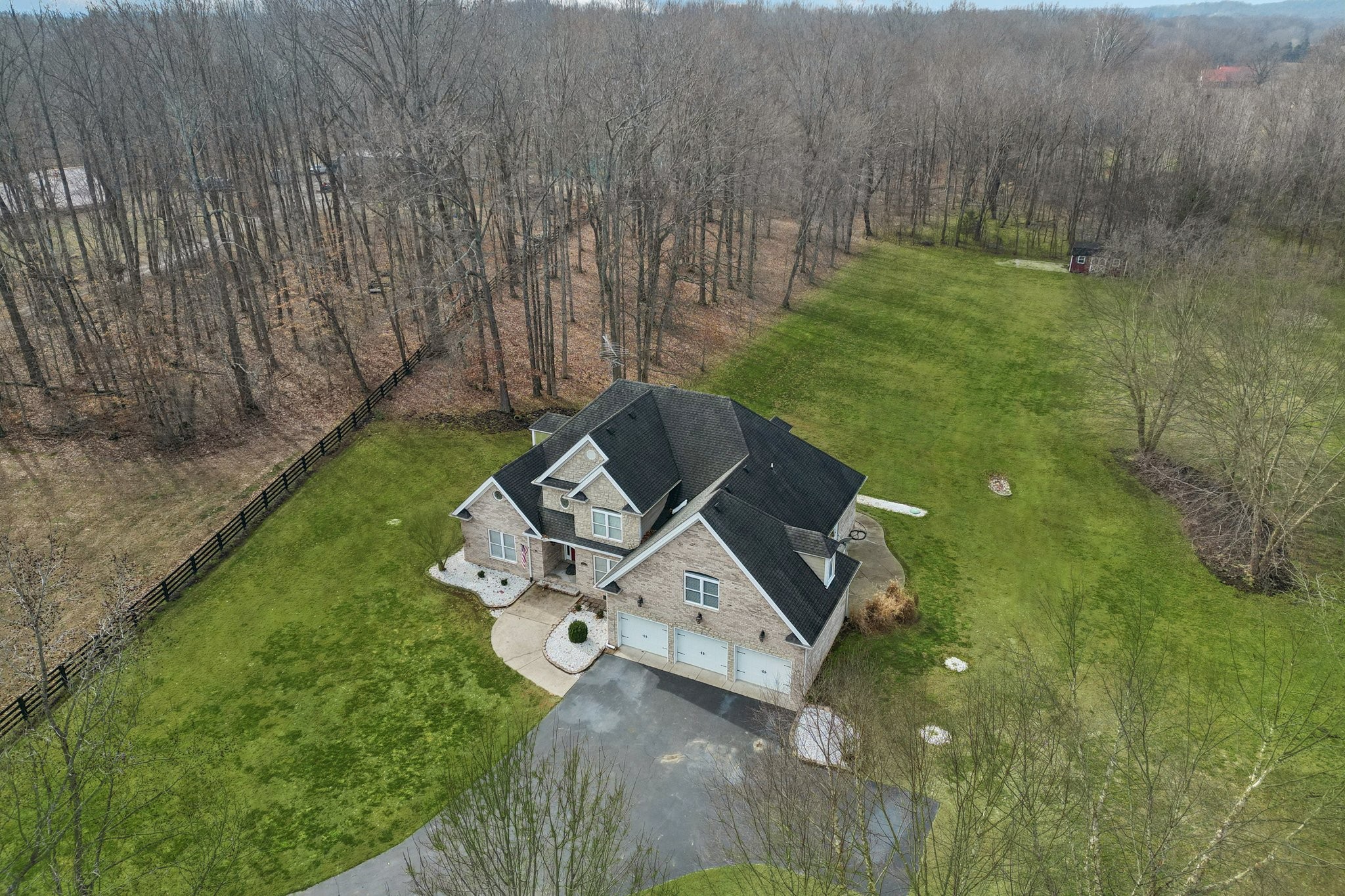 113 Timber Ridge Court Alvaton, KY 42122 - Photo 70 of 81 a backyard of a house with table and chairs