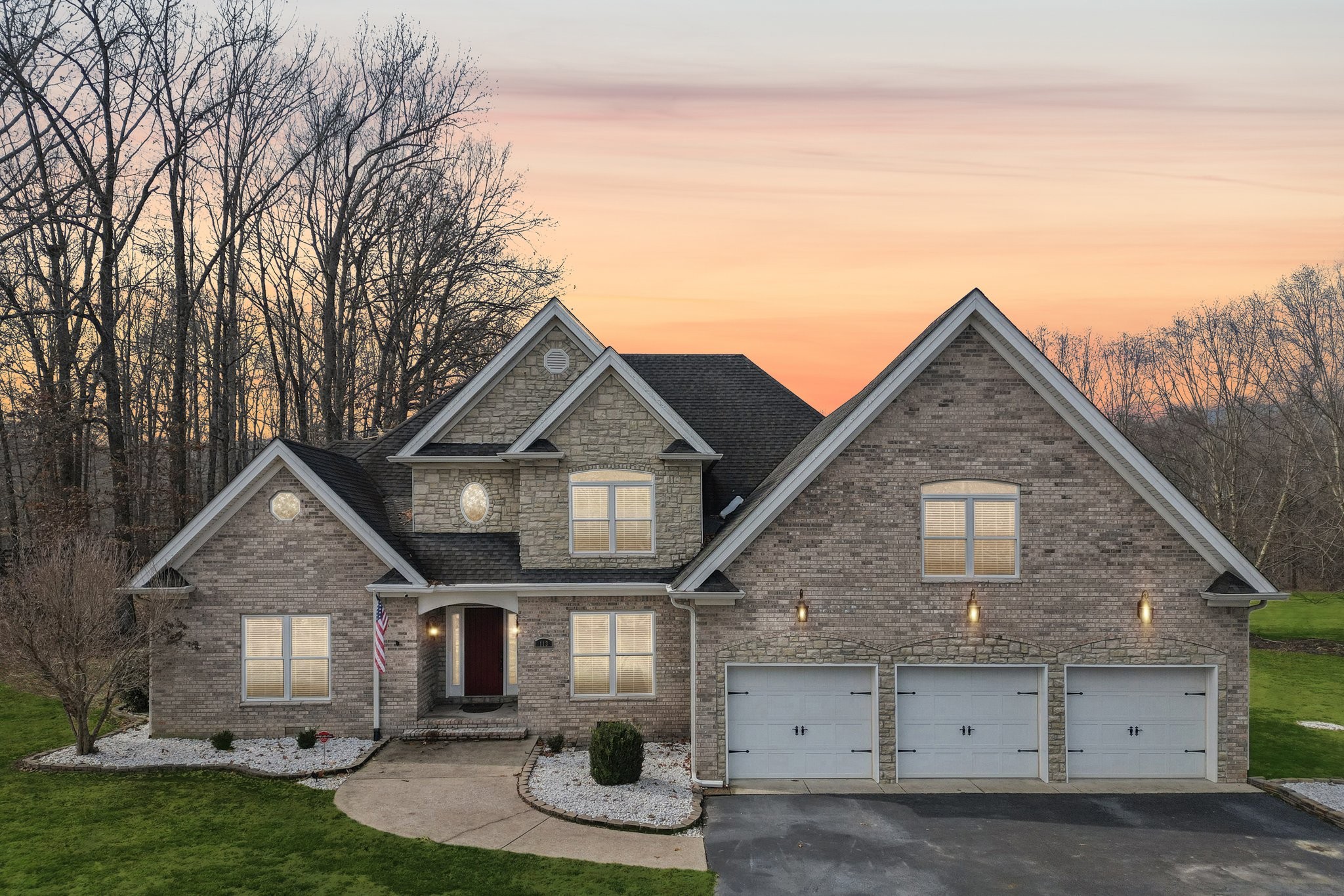 113 Timber Ridge Court Alvaton, KY 42122 - Photo 79 of 81 a front view of a house with garden