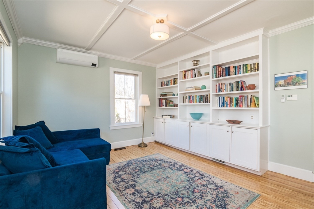 31 Lilly Street Northampton, MA 01062 - Photo 3 of 37