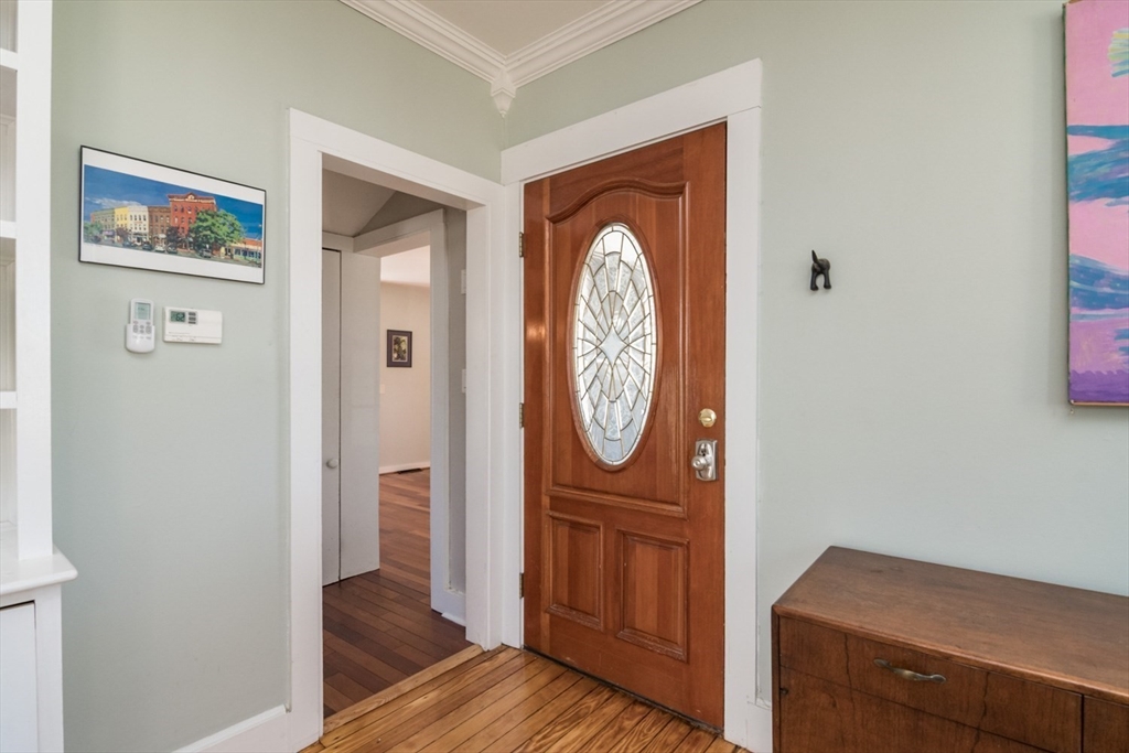 31 Lilly Street Northampton, MA 01062 - Photo 4 of 37