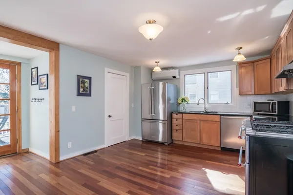 $599,000 | 31 Lilly Street, Northampton, MA 01062