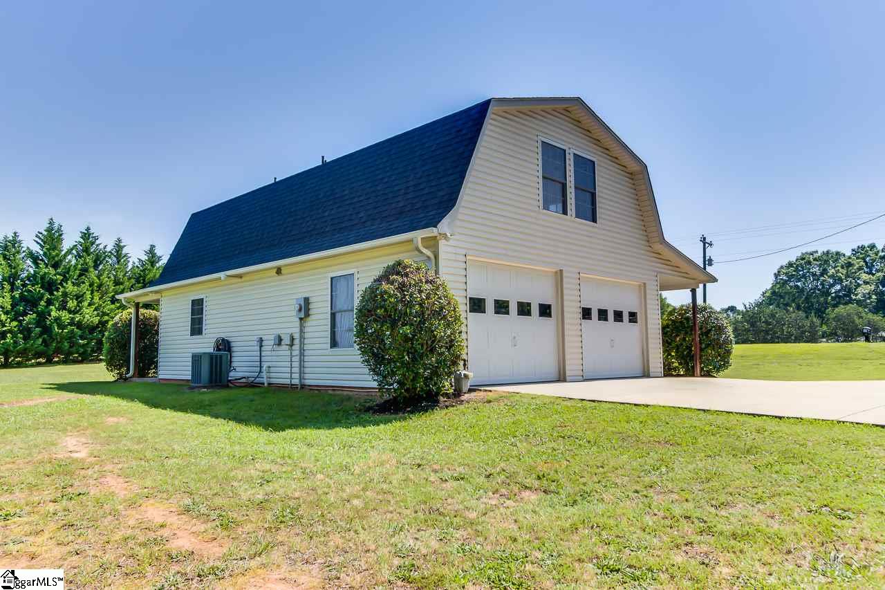 84 Fort Lindley Road Laurens, SC 29360 - Photo 3 of 26