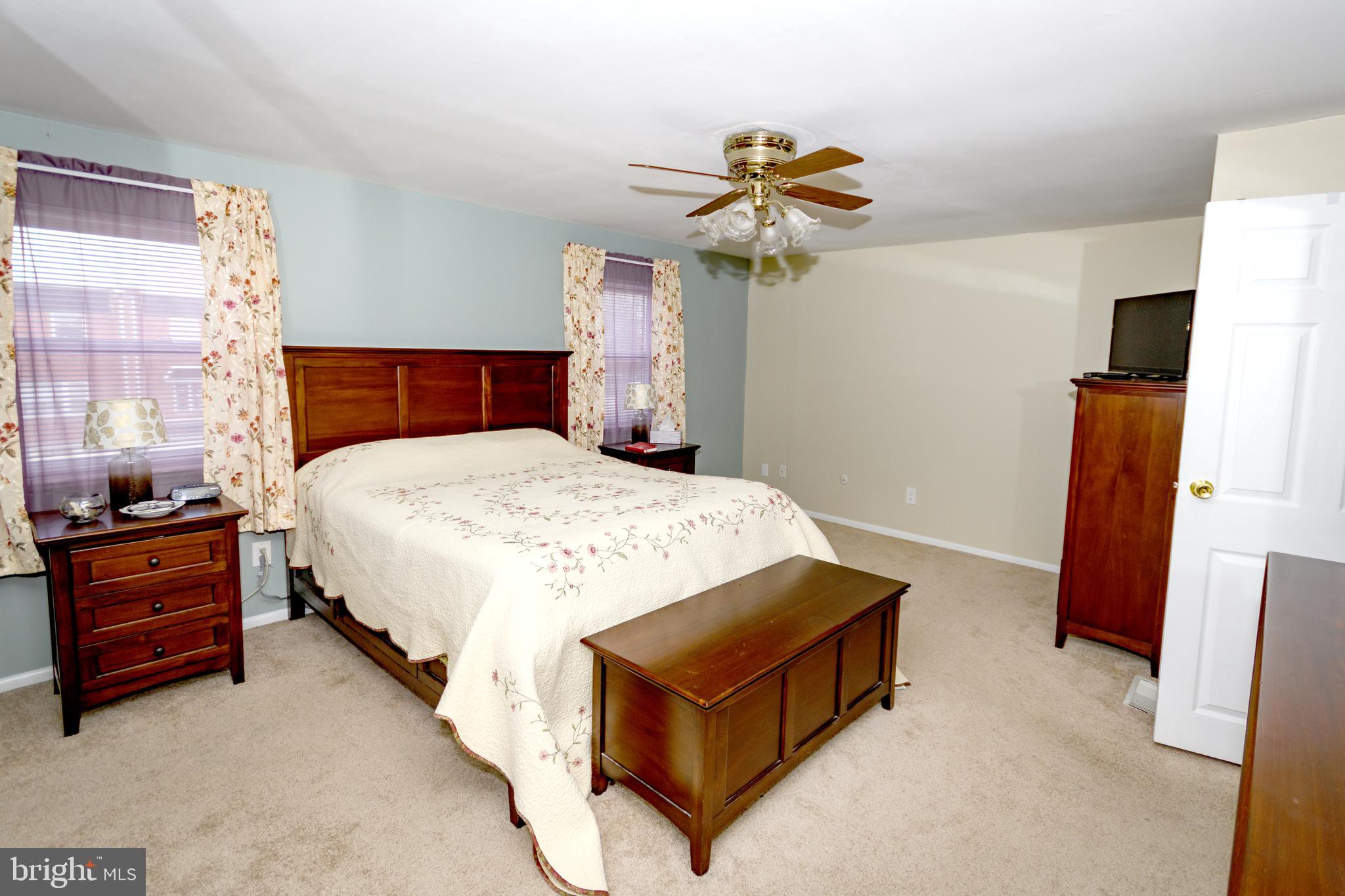 12424 Barbary Road Philadelphia, PA 19154 - Photo 14 of 28