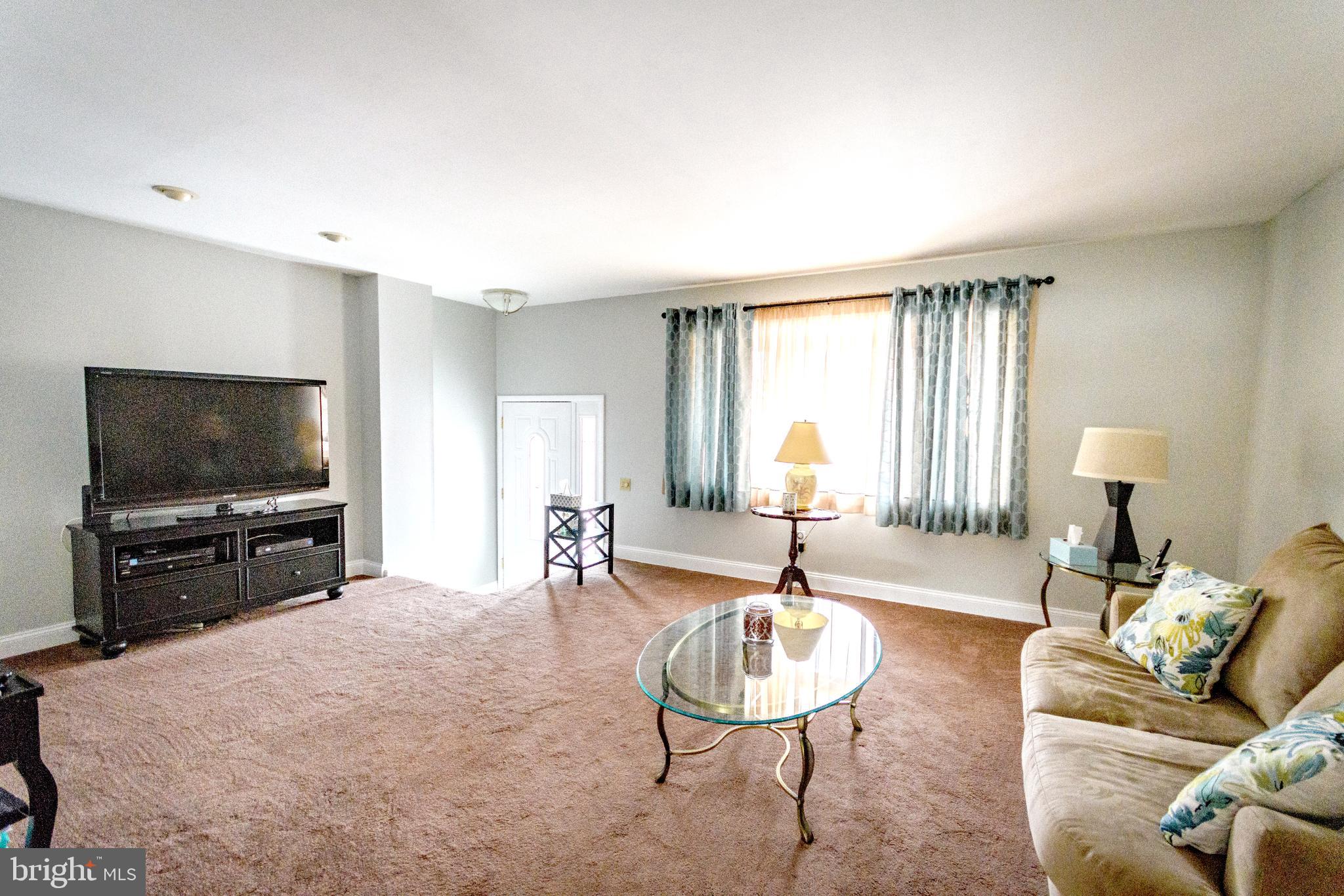 12424 Barbary Road Philadelphia, PA 19154 - Photo 6 of 28