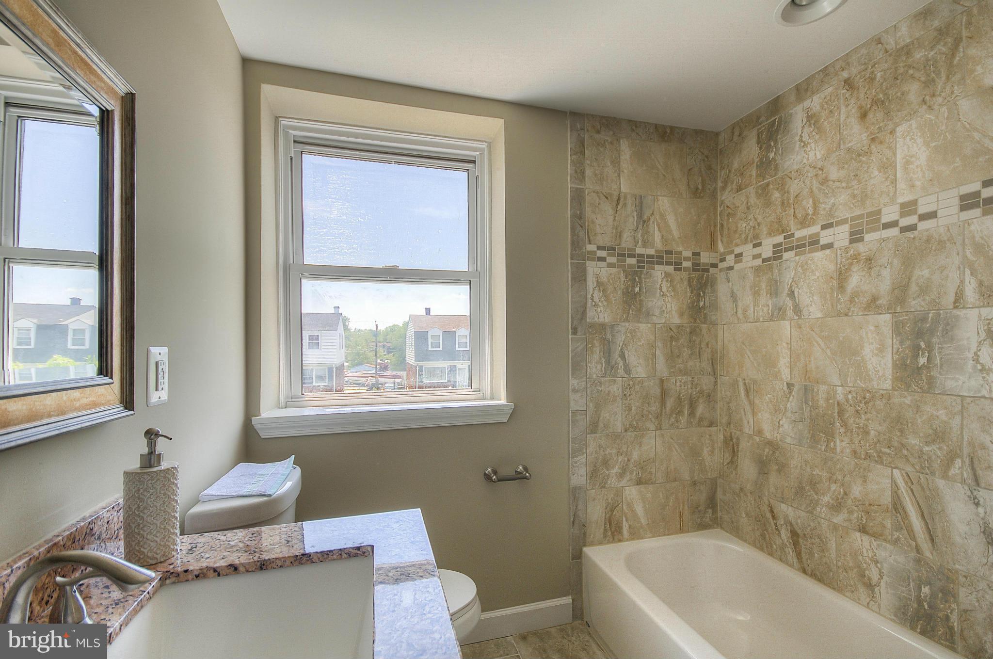 8032 Stratman Road Baltimore, MD 21222 - Photo 4 of 13 Bath