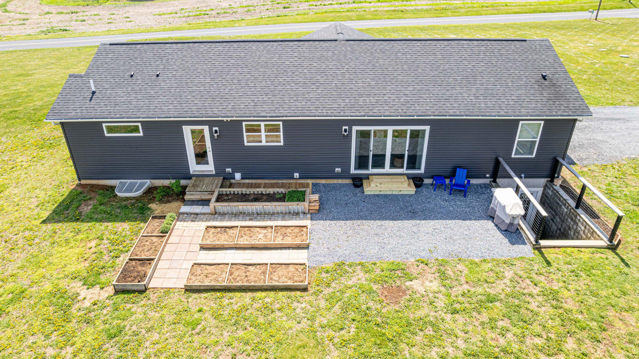 6261 Sheller Road Chambersburg, PA 17202 - Photo 15 of 52 Back Yard
