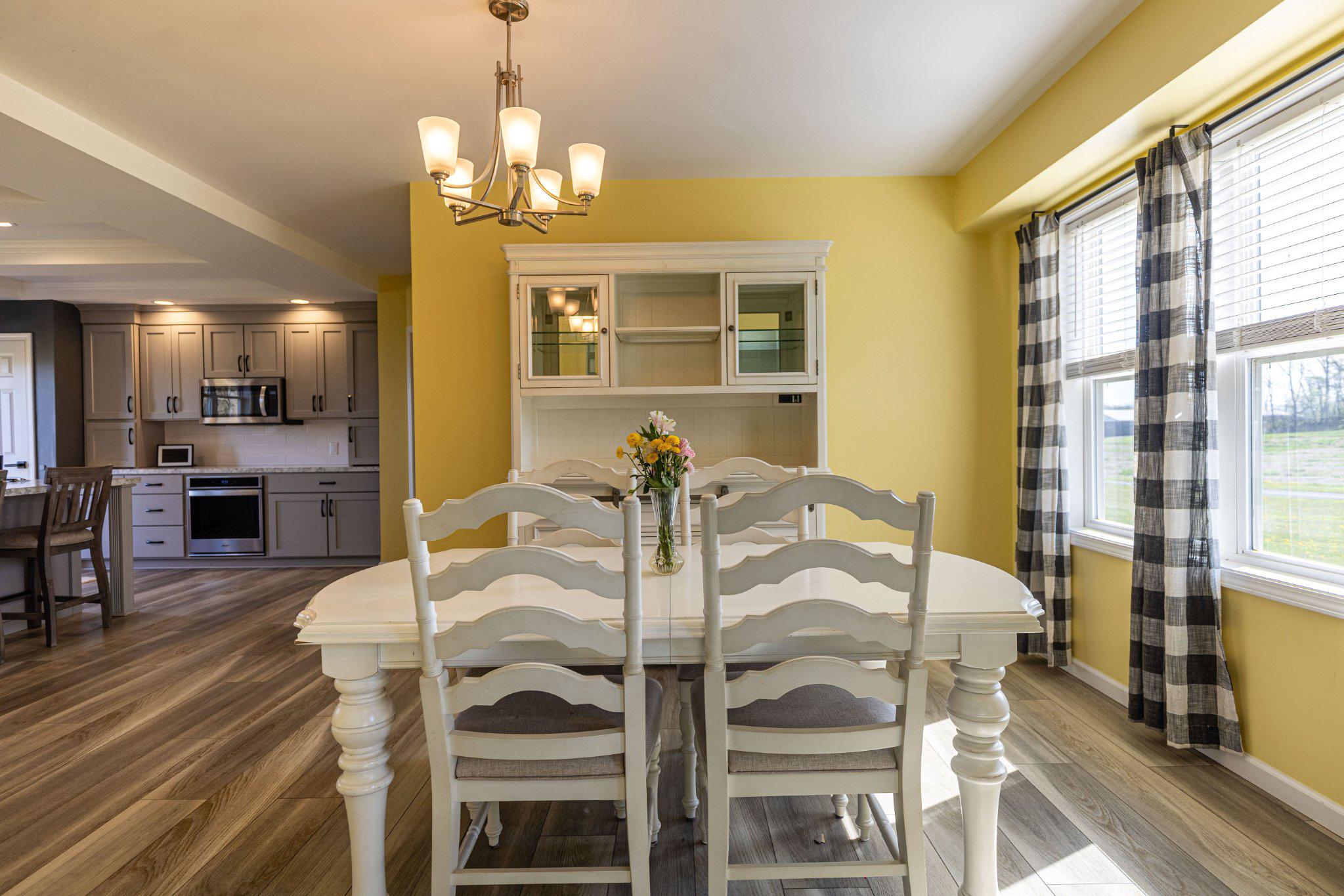 6261 Sheller Road Chambersburg, PA 17202 - Photo 25 of 52 Dining Room