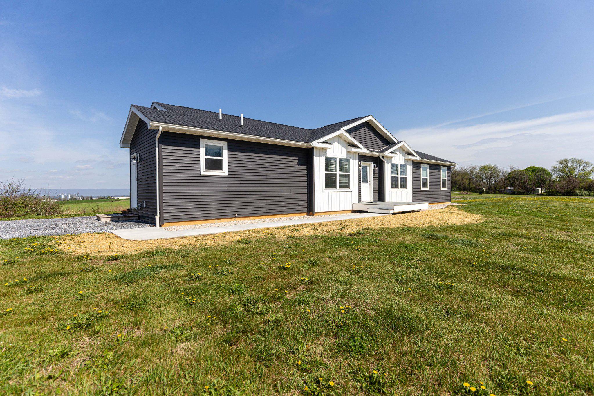 6261 Sheller Road Chambersburg, PA 17202 - Photo 3 of 52 Front