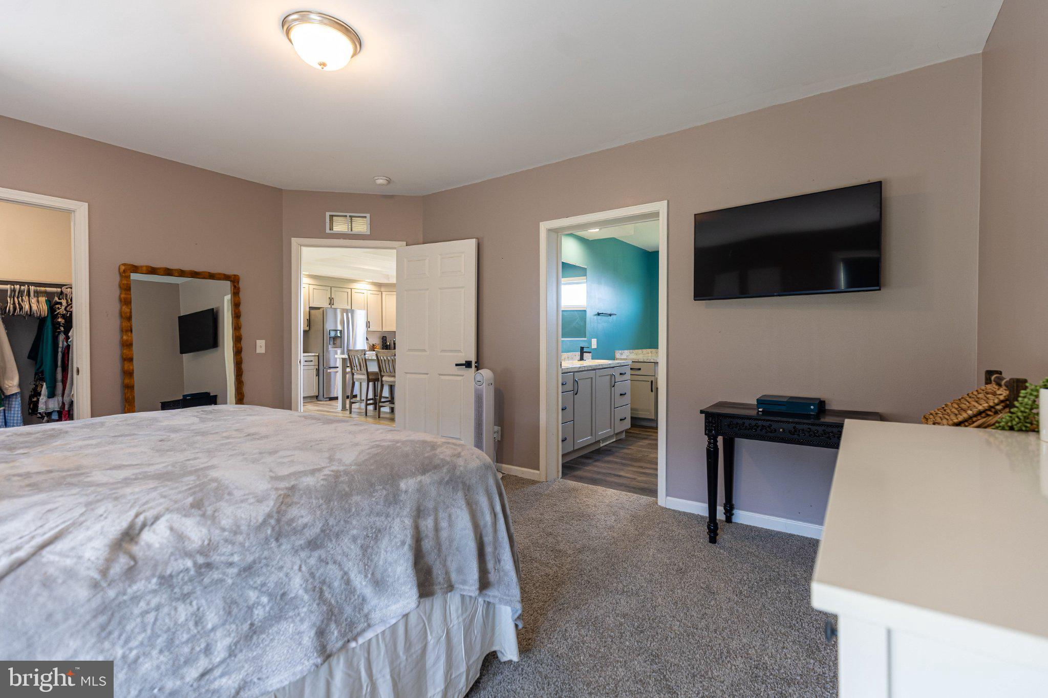 6261 Sheller Road Chambersburg, PA 17202 - Photo 31 of 52 Primary Bedroom