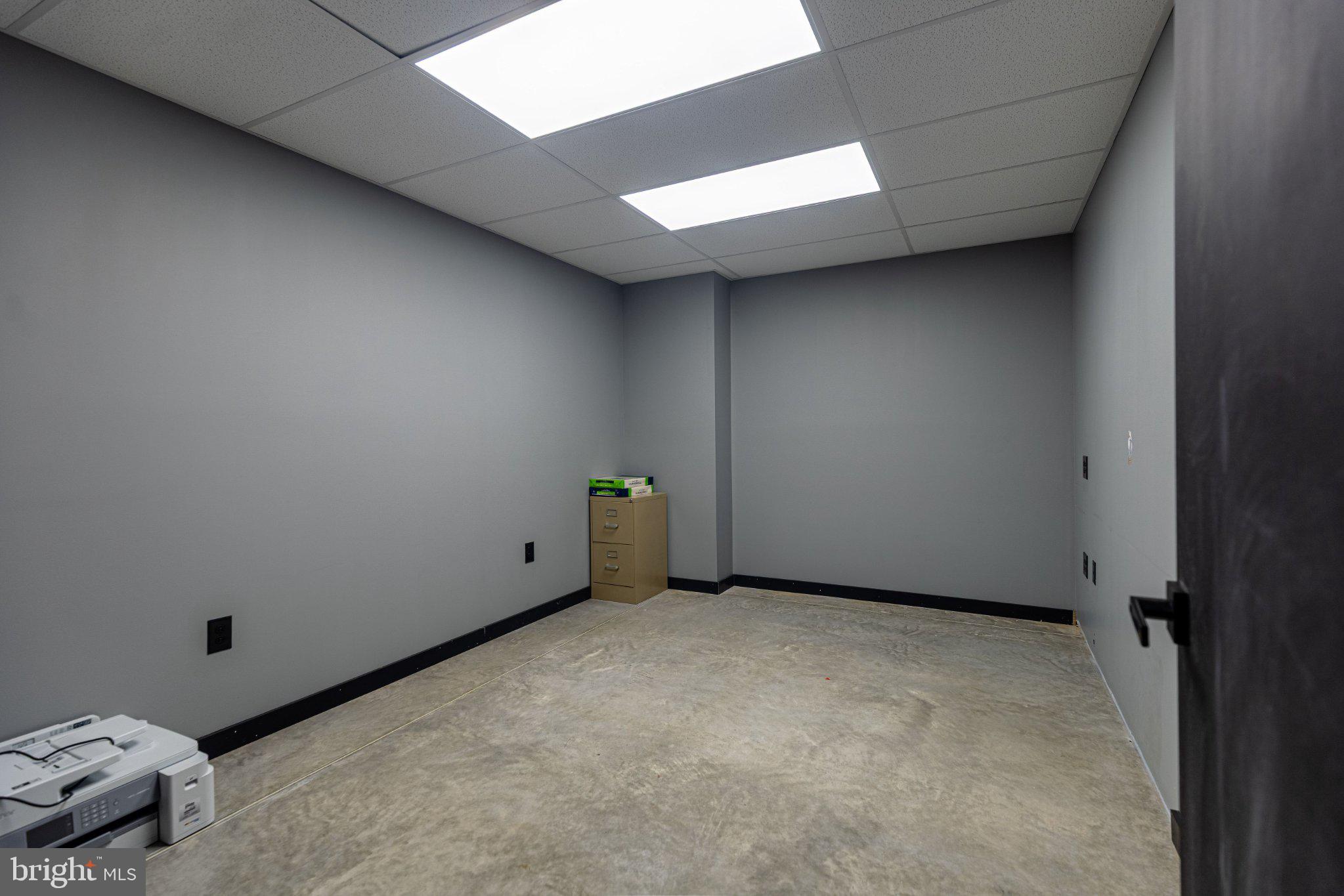 6261 Sheller Road Chambersburg, PA 17202 - Photo 48 of 52 Office
