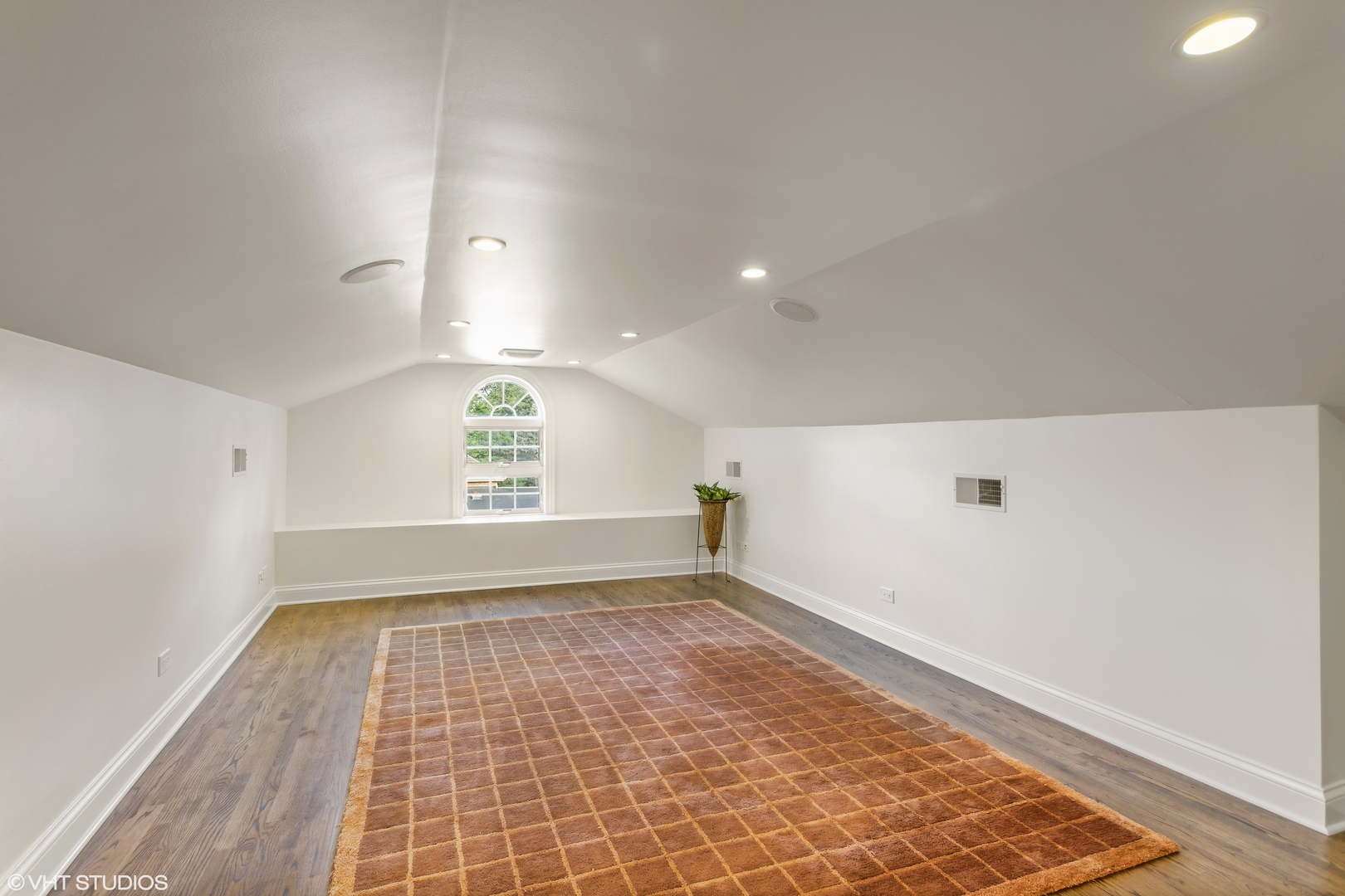 4 Charleston Road Hinsdale, IL 60521 - Photo 13 of 40 Gallery Image 13