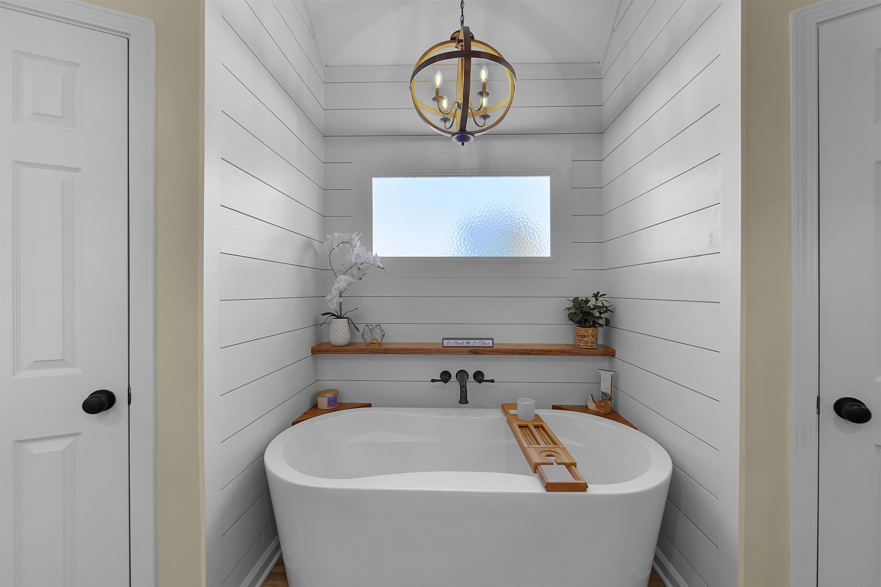 1213 Heather Ridge Cove Collierville, TN 38017 - Photo 16 of 25 a bathroom with a bathtub