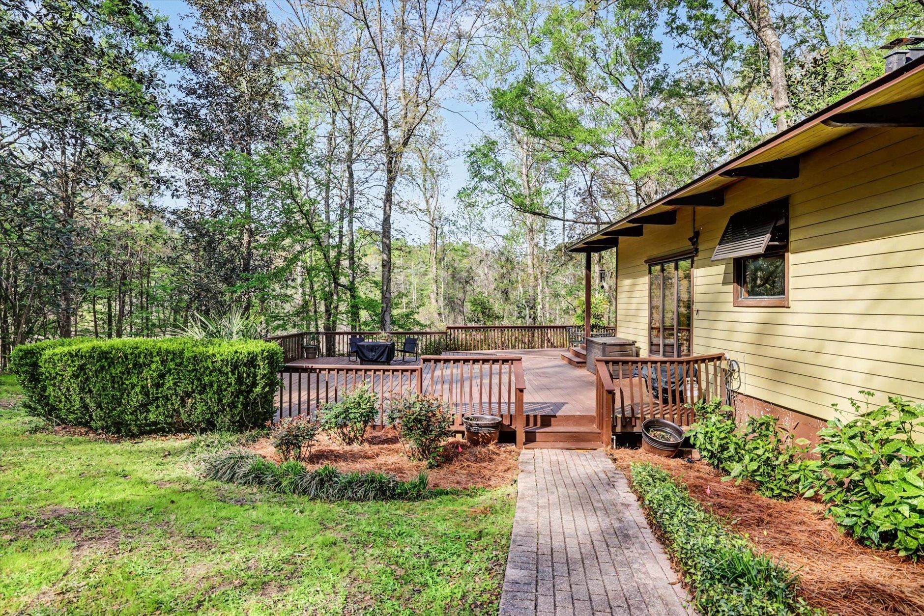 439 Beaver Lake Road Tallahassee, FL 32312 - Photo 2 of 70