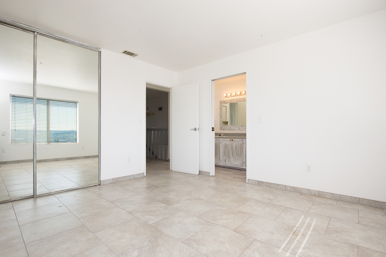 9571 Chestnut Street Spring Valley, CA 91977 - Photo 11 of 24 Gallery Image 11