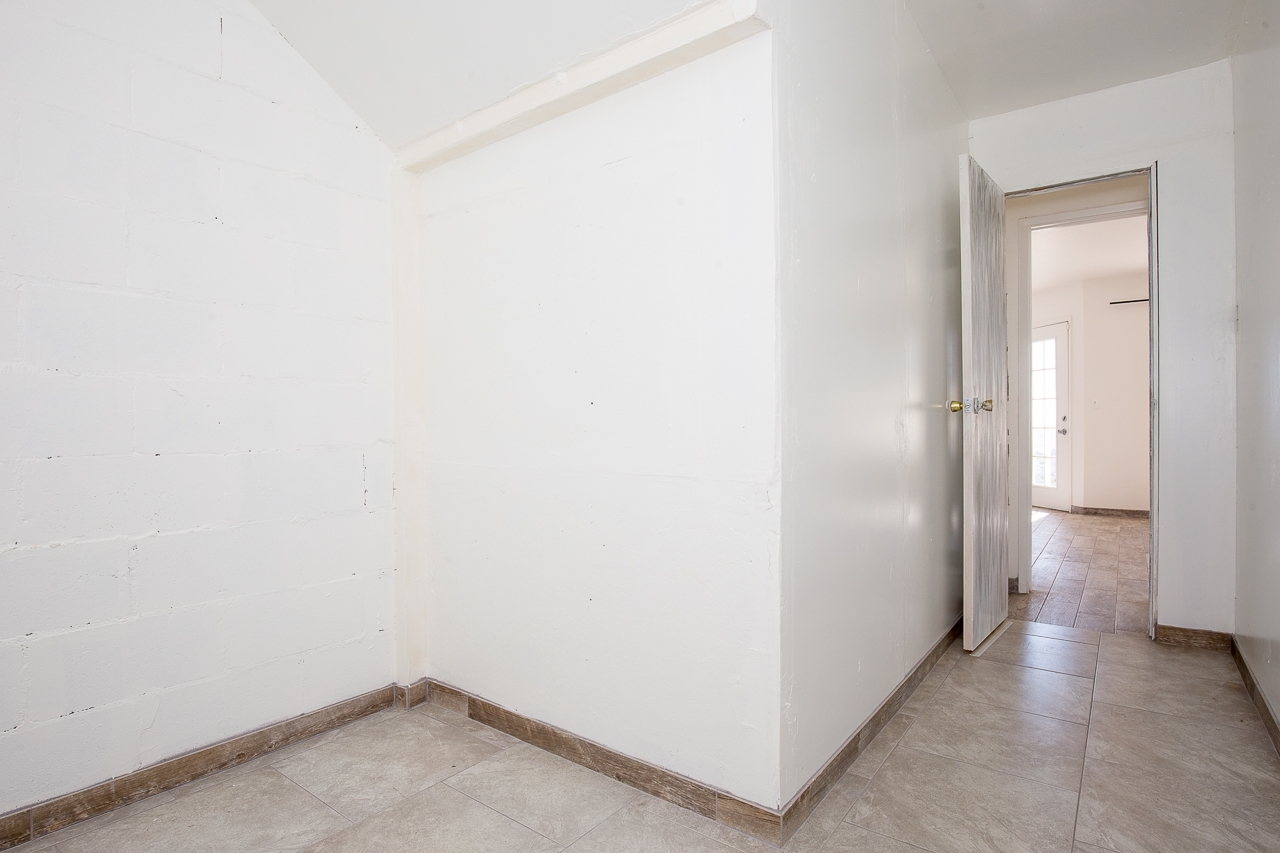 9571 Chestnut Street Spring Valley, CA 91977 - Photo 15 of 24 Gallery Image 15