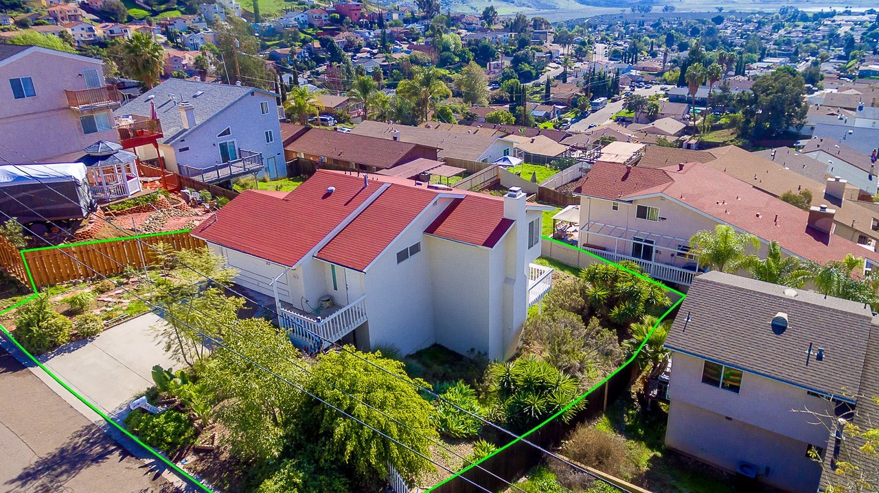 9571 Chestnut Street Spring Valley, CA 91977 - Photo 3 of 24 Gallery Image 3