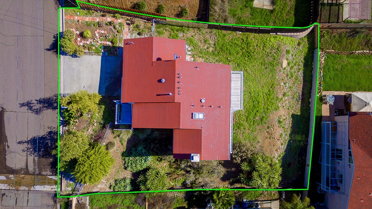 9571 Chestnut Street Spring Valley, CA 91977 - Photo 5 of 24 Gallery Image 5
