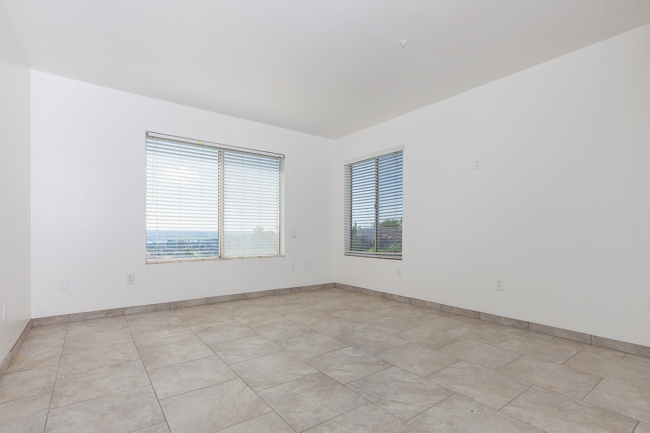 9571 Chestnut Street Spring Valley, CA 91977 - Photo 10 of 24 Gallery Image 10