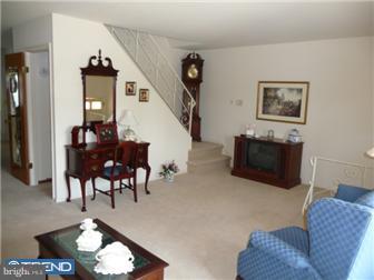 3245 Byberry Road Philadelphia, PA 19154 - Photo 2 of 12 Living Room