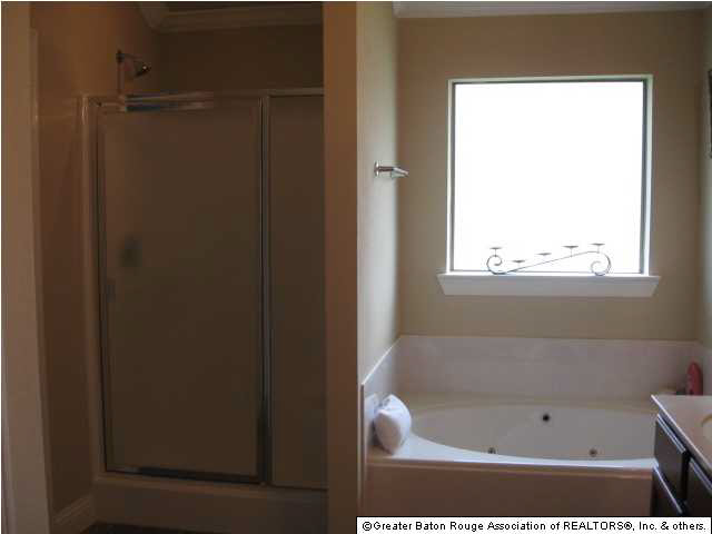 1910 Hunters Ridge Drive Baton Rouge, LA 70816 - Photo 14 of 21 Gallery Image 14