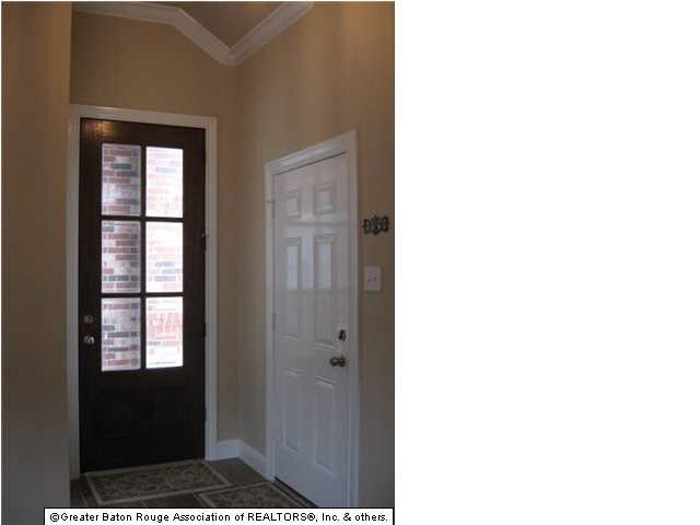 1910 Hunters Ridge Drive Baton Rouge, LA 70816 - Photo 2 of 21 Gallery Image 2