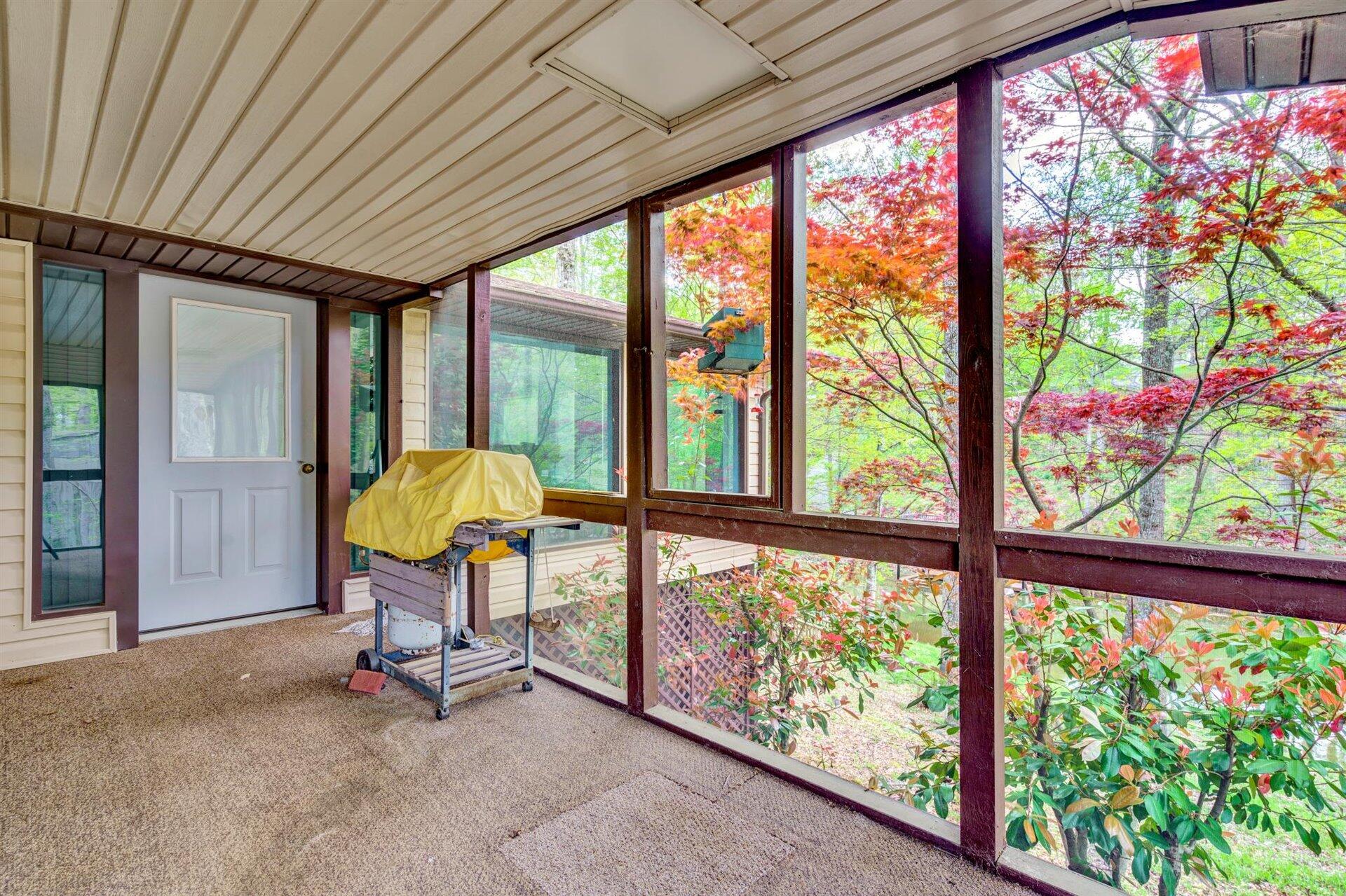 4157 Smith Mountain Road Penhook, VA 24137 - Photo 18 of 46 18-041520210021